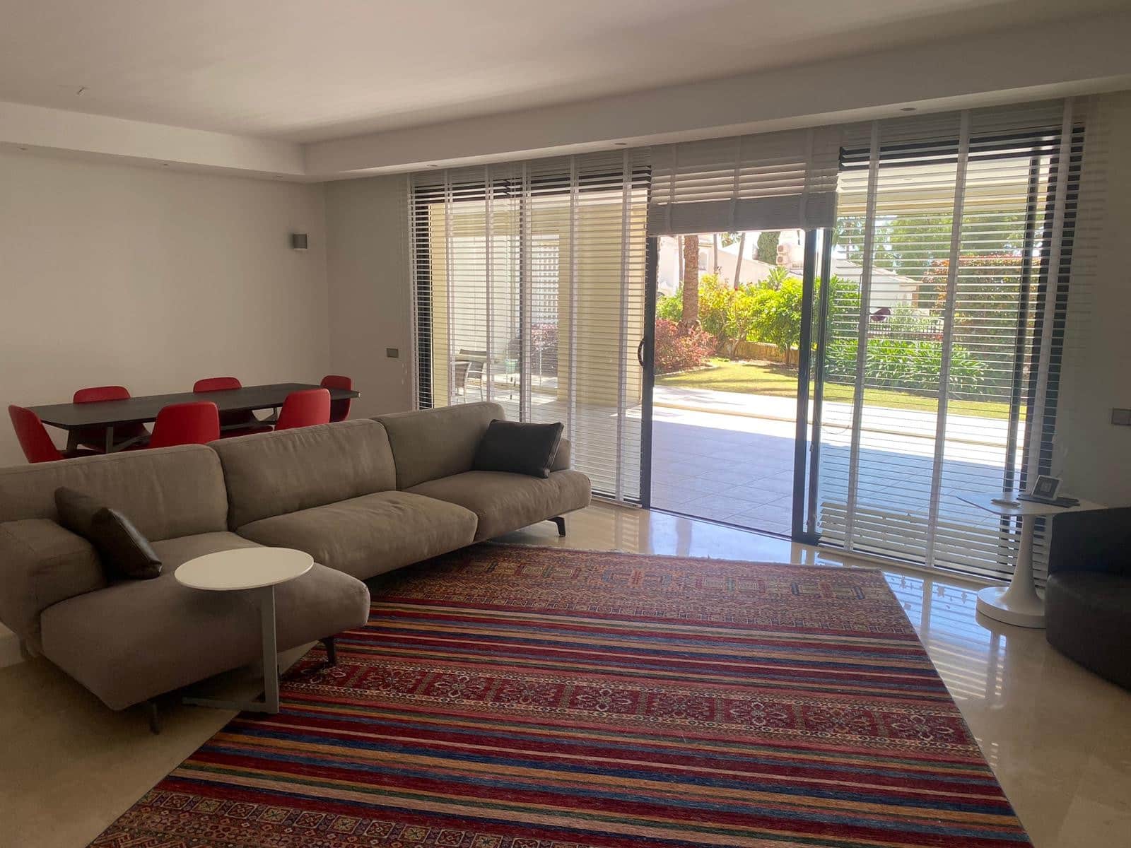 3 sypialnia Apartament na sprzedaż w Marbella z basenem garażem - 1 400 000 € (Ref: 7581852)