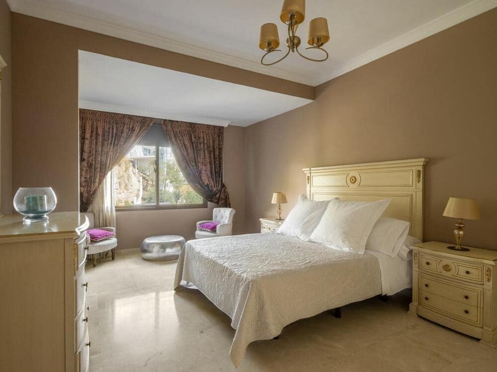 6 quarto Moradia para venda em El Paraiso com piscina garagem - 1 950 000 € (Ref: 7581854)