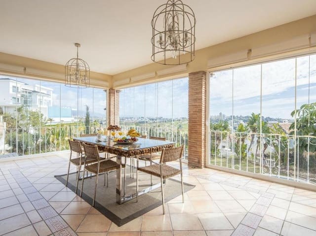6 soverom Villa til salgs i El Paraiso, Estepona med svømmebasseng garasje - € 1 950 000 (Ref: 7581854)