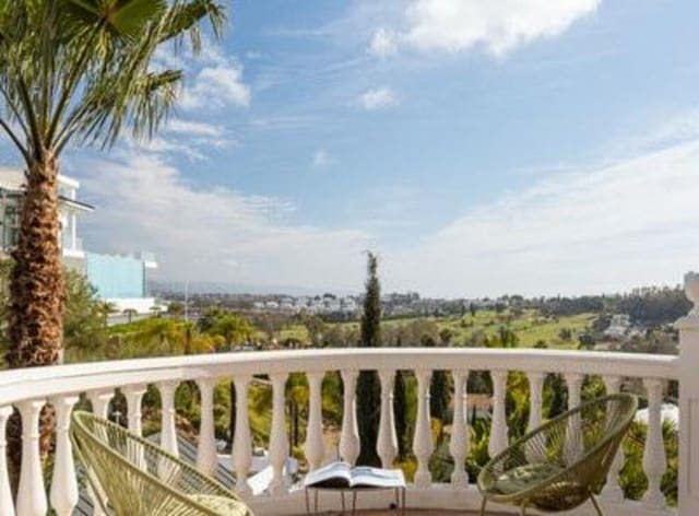 6 soverom Villa til salgs i El Paraiso, Estepona med svømmebasseng garasje - € 1 950 000 (Ref: 7581854)