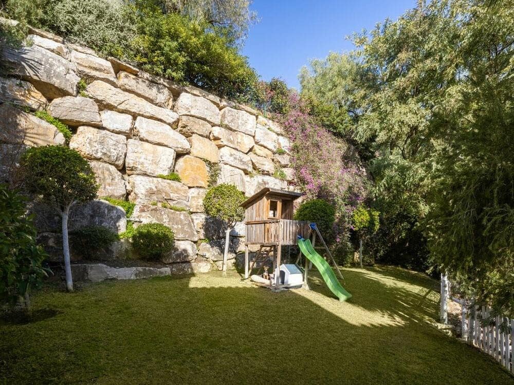 6 soveværelse Villa til salg i El Paraiso med swimmingpool garage - € 1.950.000 (Ref: 7581854)