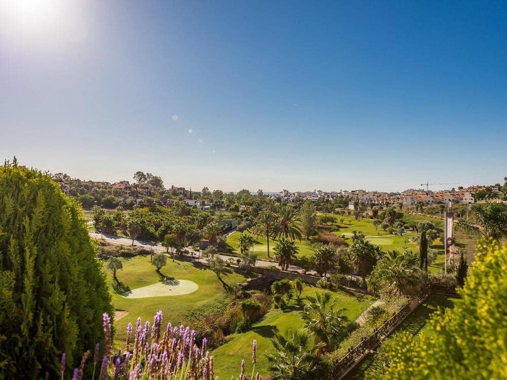 4 sypialnia Penthouse na sprzedaż w El Paraiso z basenem garażem - 738 000 € (Ref: 7584486)