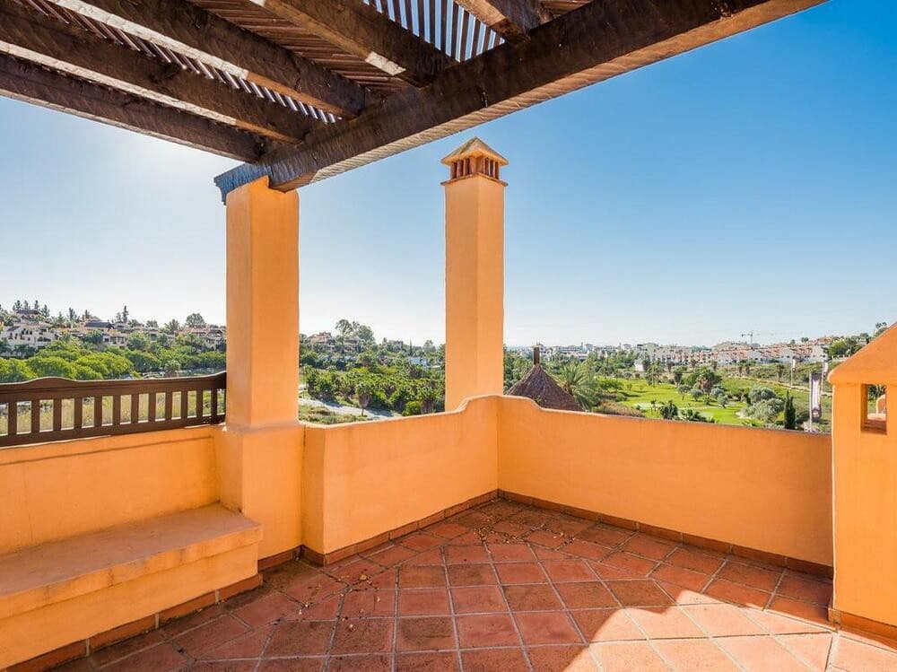 4 sypialnia Penthouse na sprzedaż w El Paraiso z basenem garażem - 738 000 € (Ref: 7584486)