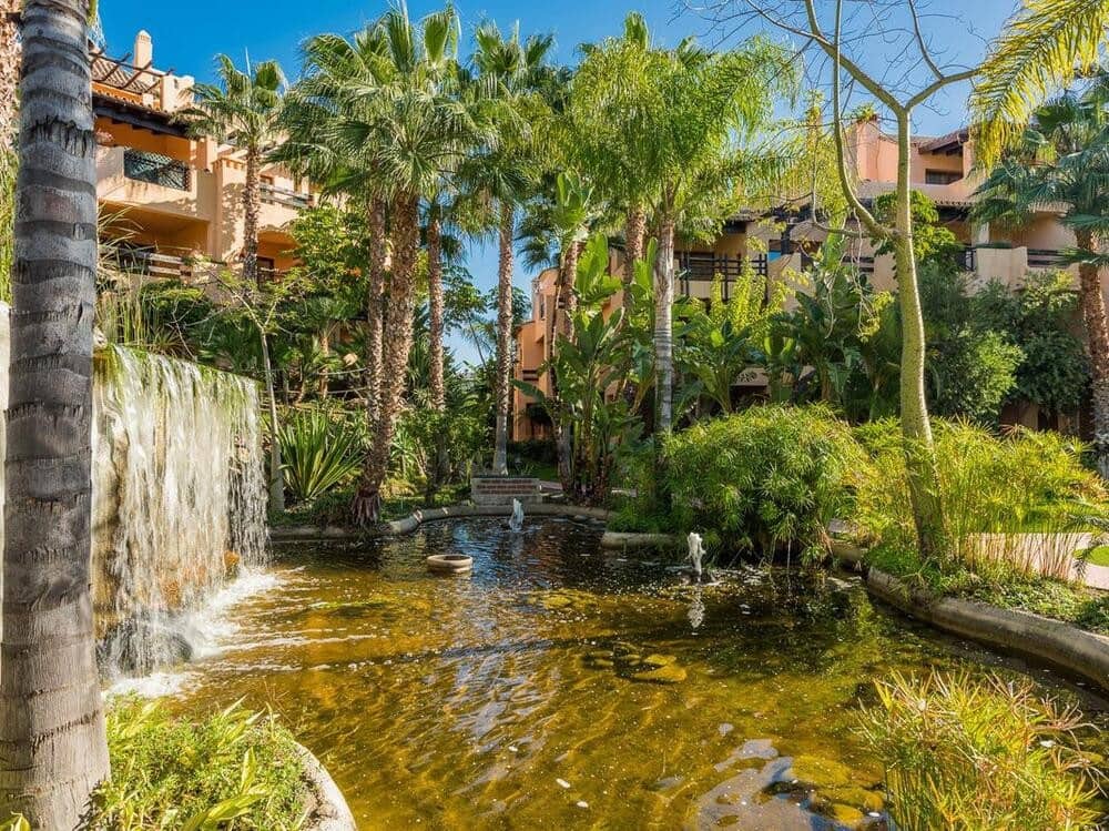 4 sypialnia Penthouse na sprzedaż w El Paraiso z basenem garażem - 738 000 € (Ref: 7584486)