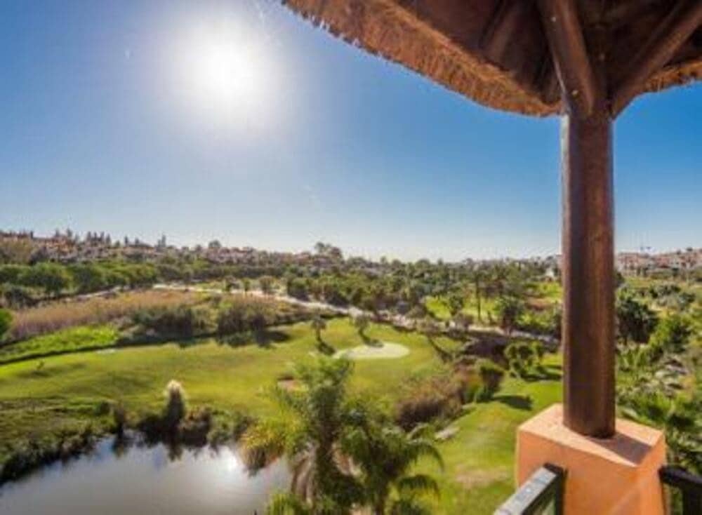 4 sypialnia Penthouse na sprzedaż w El Paraiso z basenem garażem - 738 000 € (Ref: 7584486)