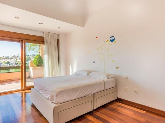 4 camera da letto Attico in vendita in El Paraiso, Estepona con piscina garage - 738.000 € (Rif: 7584486)