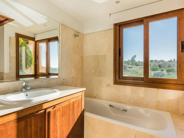 4 camera da letto Attico in vendita in El Paraiso, Estepona con piscina garage - 738.000 € (Rif: 7584486)