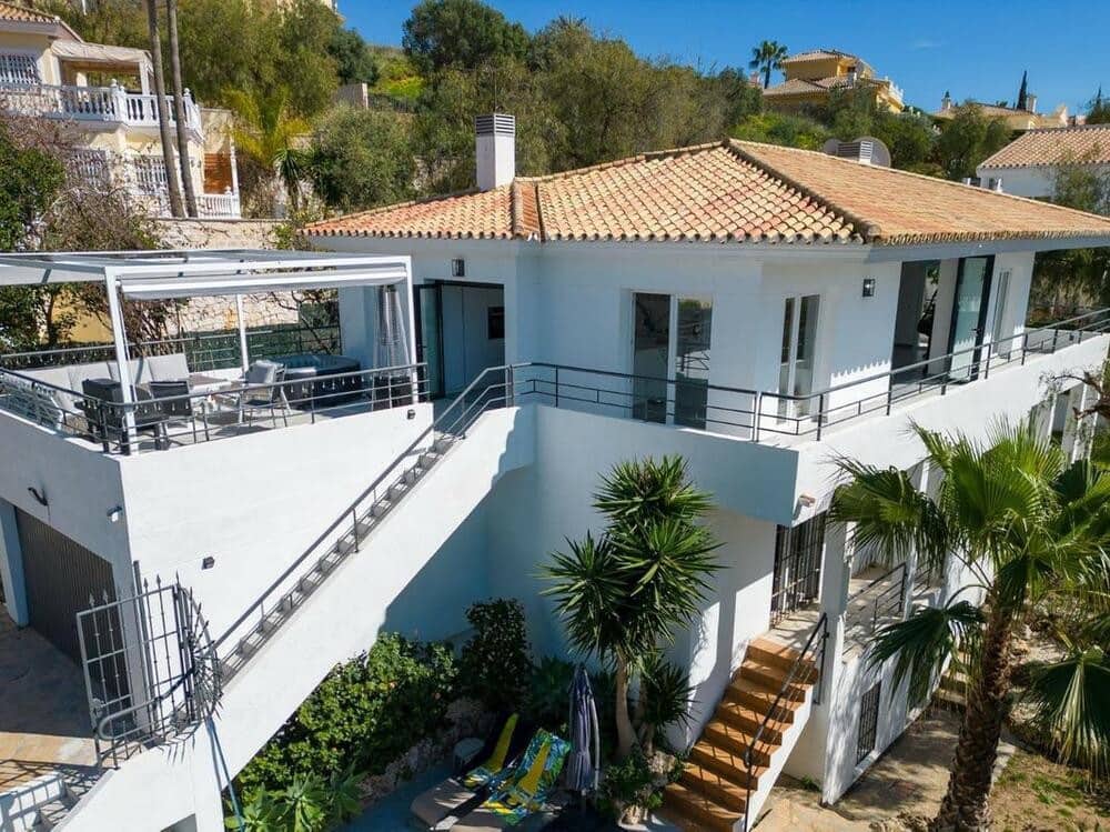 5 chambre Villa/Maison à vendre à Mijas Costa avec piscine garage - 995 000 € (Ref: 7587331)