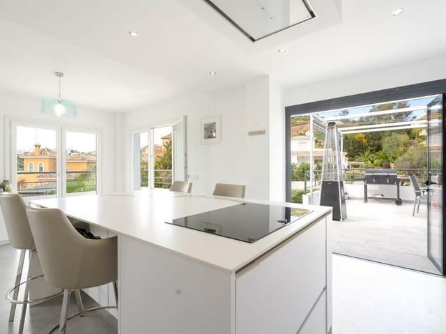 5 sypialnia Willa na sprzedaż w La Cala de Mijas, Mijas z basenem garażem - 995 000 € (Ref: 7587331)