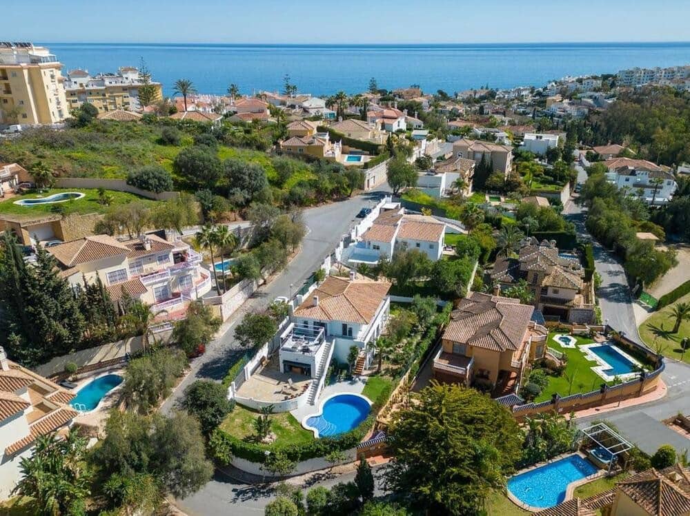 5 chambre Villa/Maison à vendre à Mijas Costa avec piscine garage - 995 000 € (Ref: 7587331)
