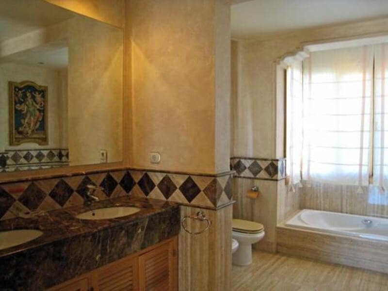 5 chambre Villa/Maison à vendre à Marbella avec piscine garage - 2 800 000 € (Ref: 7602542)