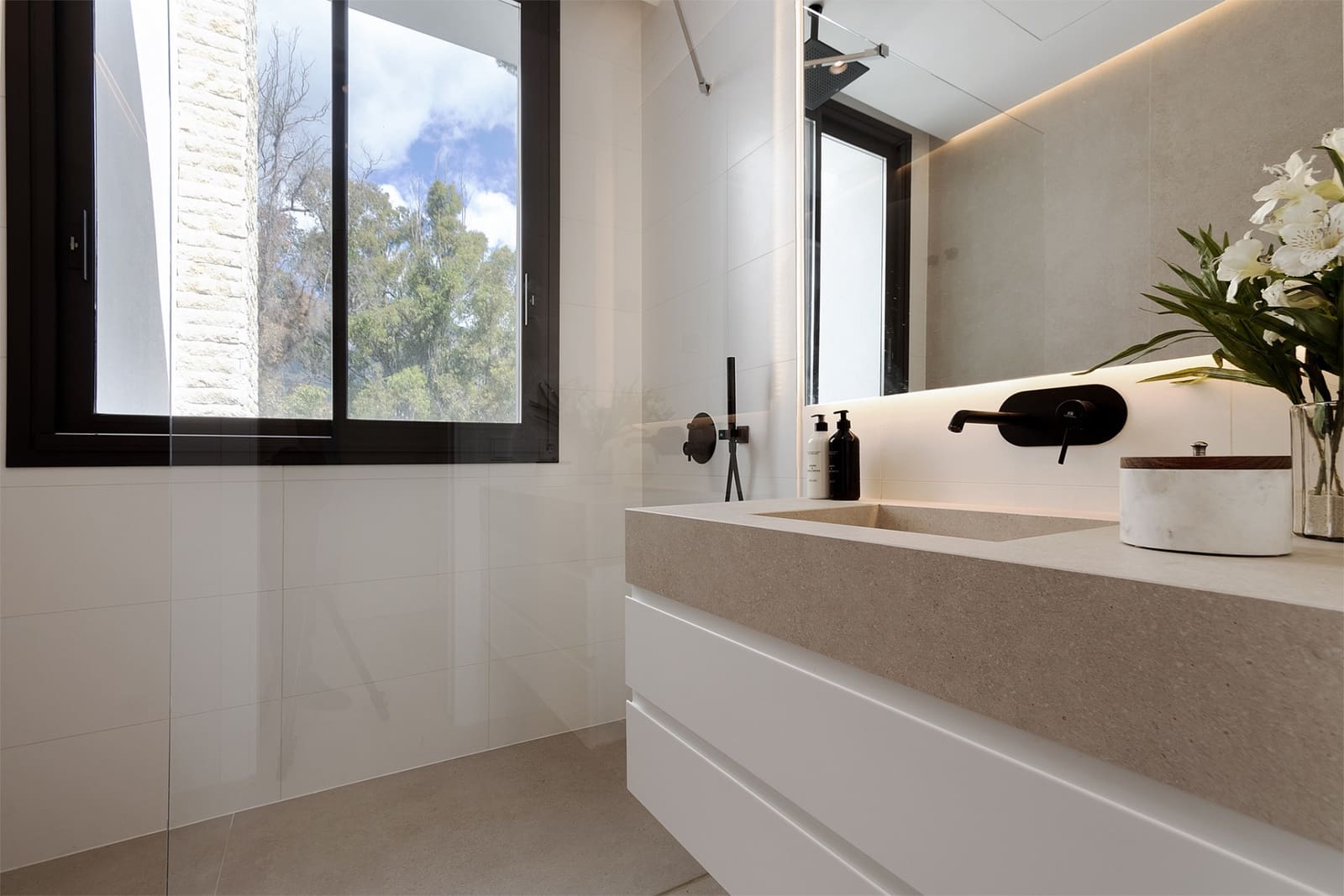 4 chambre Villa/Maison à vendre à Golden Mile avec piscine garage - 4 750 000 € (Ref: 7602545)