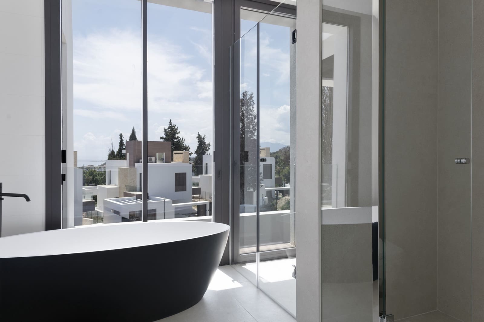 4 sypialnia Willa na sprzedaż w Marbella z basenem garażem - 4 200 000 € (Ref: 7602547)