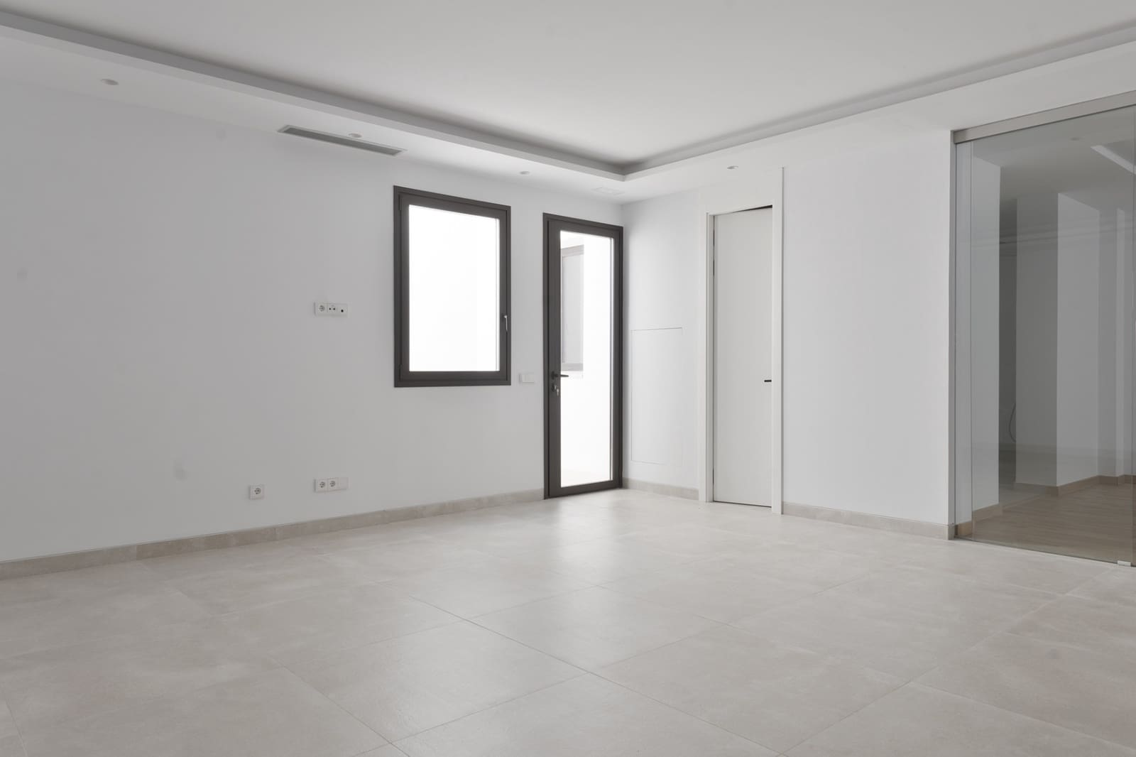 4 sypialnia Willa na sprzedaż w Marbella z basenem garażem - 4 200 000 € (Ref: 7602547)