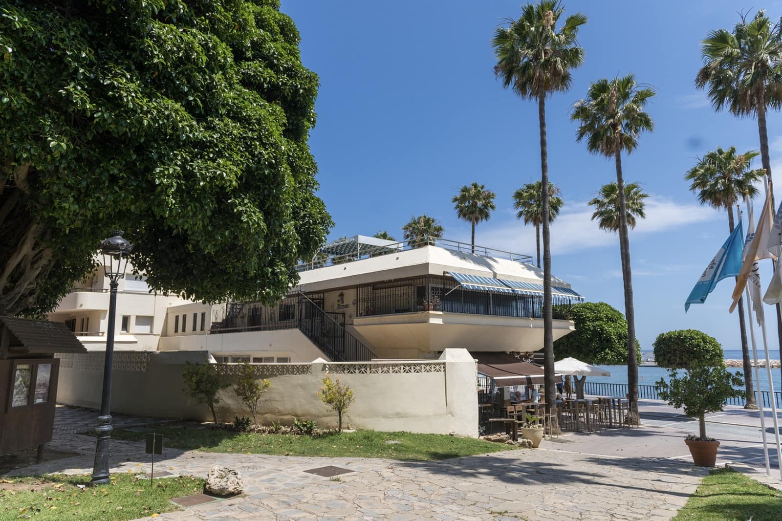 3 sypialnia Apartament na sprzedaż w Marbella z basenem - 2 000 000 € (Ref: 7604401)