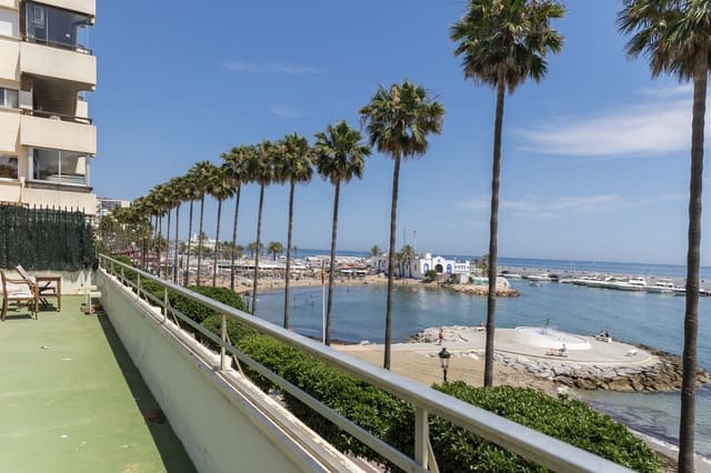 3 sypialnia Apartament na sprzedaż w Playa Bajadilla - Puertos, Marbella z basenem - 2 000 000 € (Ref: 7604401)