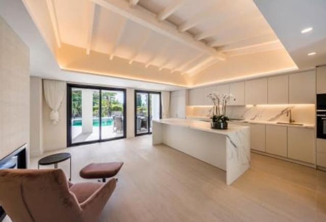5 chambre Villa/Maison à vendre à El Paraiso, Estepona avec piscine garage - 2 990 000 € (Ref: 7617570)