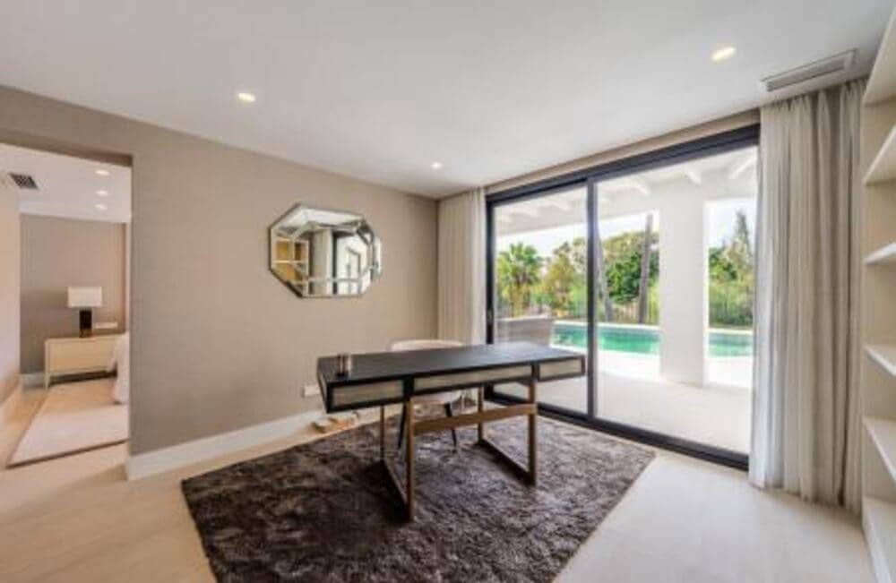 5 slaapkamer Villa te koop in El Paraiso met zwembad garage - € 2.990.000 (Ref: 7617570)