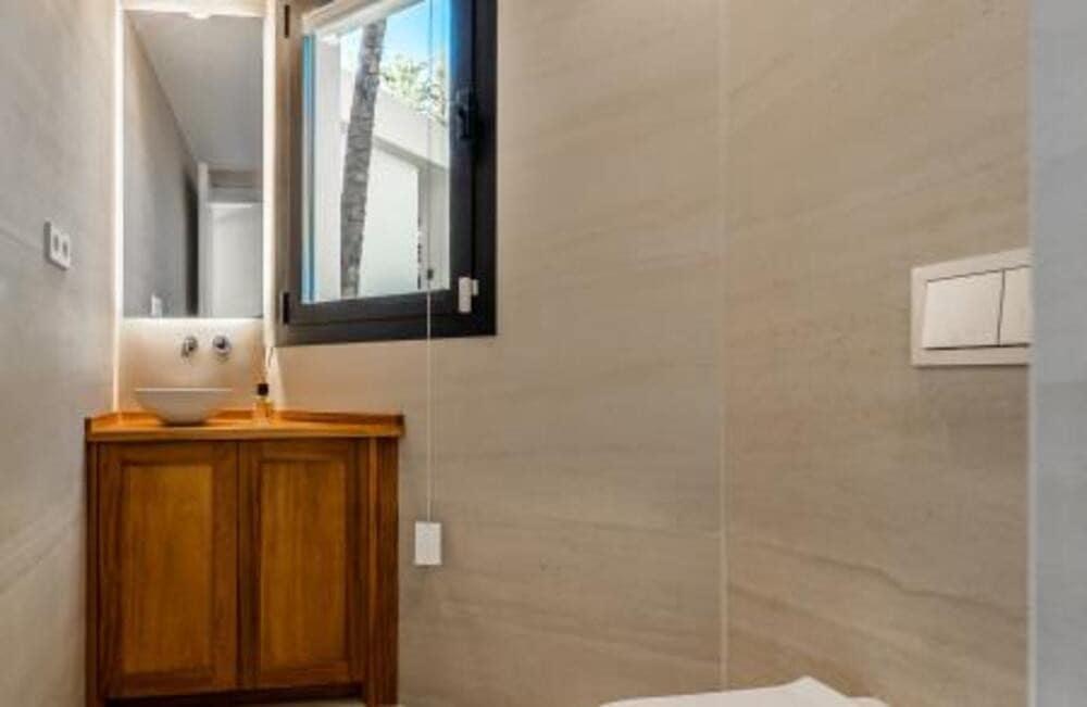 5 slaapkamer Villa te koop in El Paraiso met zwembad garage - € 2.990.000 (Ref: 7617570)