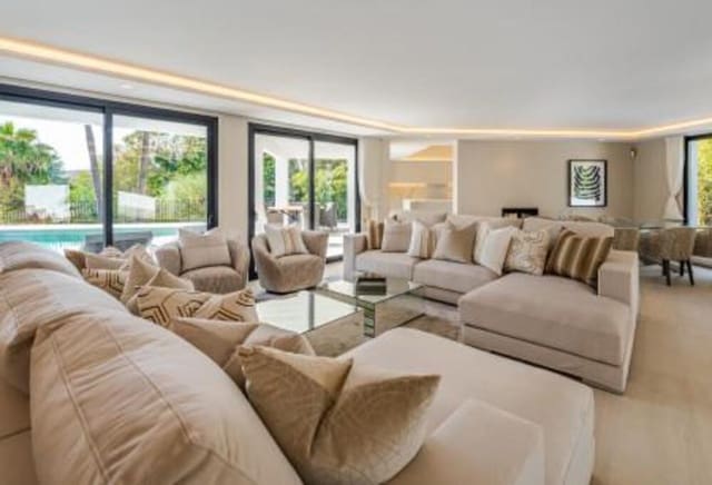 5 sypialnia Willa na sprzedaż w El Paraiso, Estepona z basenem garażem - 2 990 000 € (Ref: 7617570)