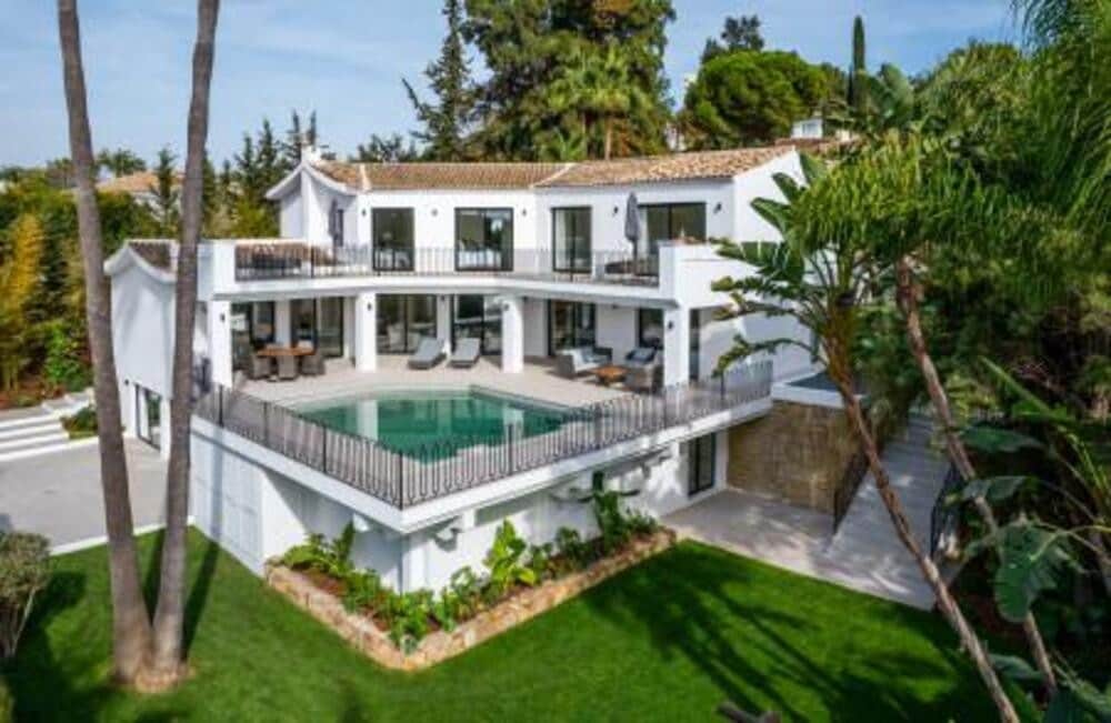 5 slaapkamer Villa te koop in El Paraiso met zwembad garage - € 2.990.000 (Ref: 7617570)