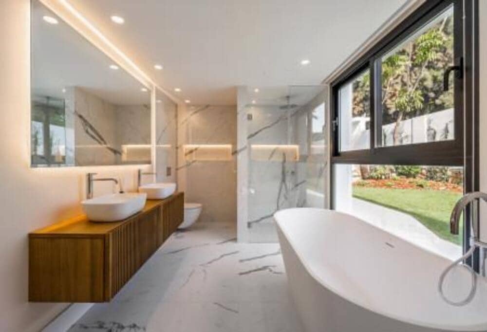 5 slaapkamer Villa te koop in El Paraiso met zwembad garage - € 2.990.000 (Ref: 7617570)