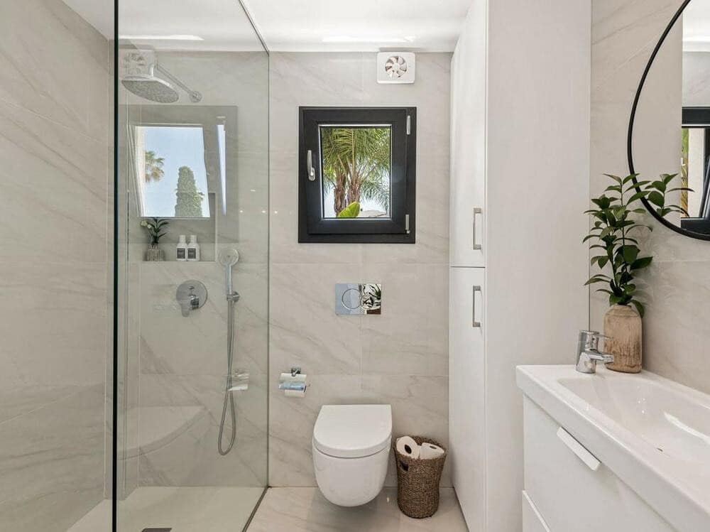 Chalet de 4 habitaciones en San Pedro de Alcantara en venta con piscina garaje - 1.295.000 € (Ref: 7617574)
