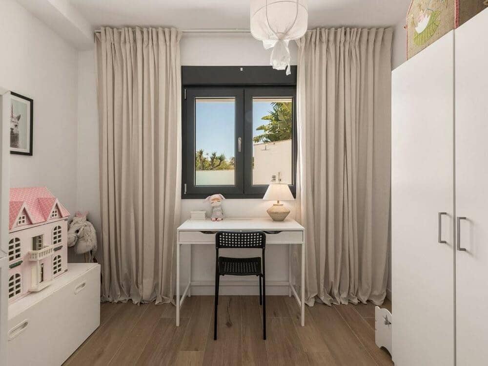 Chalet de 4 habitaciones en San Pedro de Alcantara en venta con piscina garaje - 1.295.000 € (Ref: 7617574)