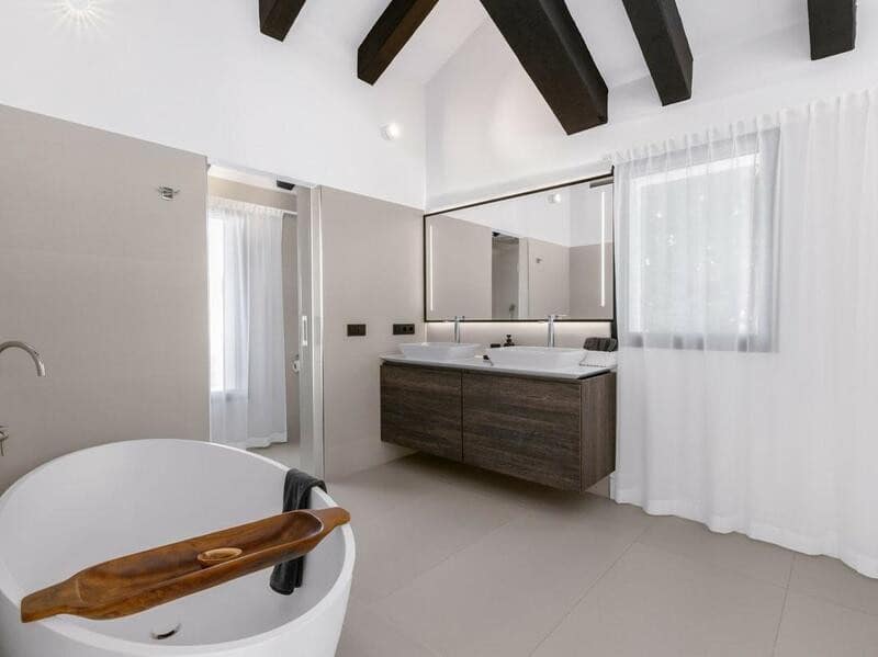 5 chambre Villa/Maison à vendre à Nueva Andalucia avec piscine garage - 3 995 000 € (Ref: 7630708)