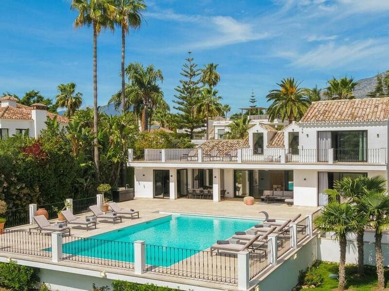 5 chambre Villa/Maison à vendre à Nueva Andalucia avec piscine garage - 3 995 000 € (Ref: 7630708)