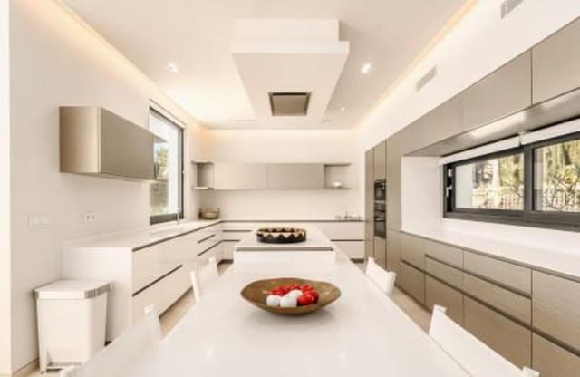 6 chambre Villa/Maison à vendre à Los Naranjos, Marbella avec piscine garage - 6 990 000 € (Ref: 7637112)