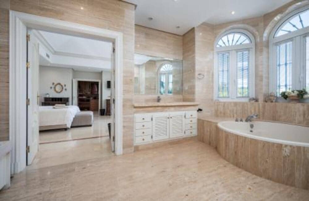 7 quarto Moradia para venda em Nueva Andalucia com piscina garagem - 6 950 000 € (Ref: 7651962)