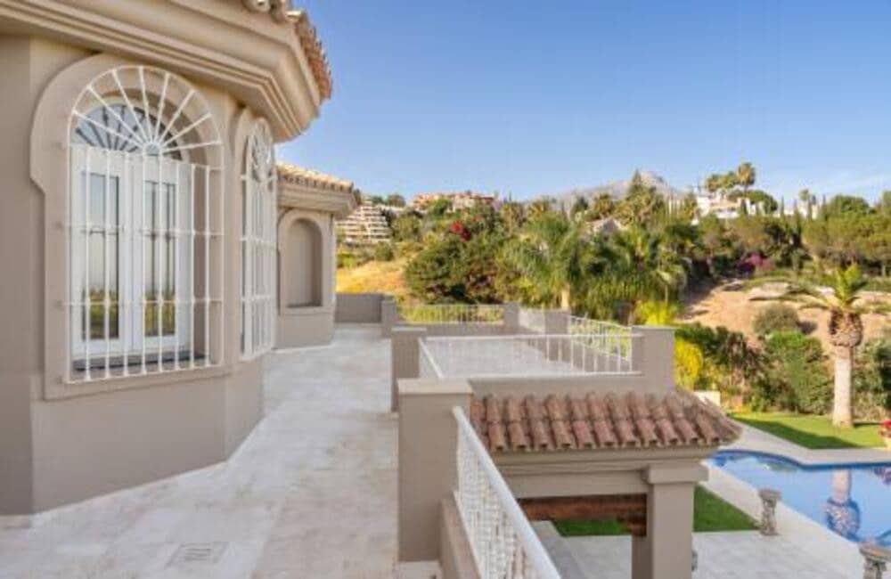 7 quarto Moradia para venda em Nueva Andalucia com piscina garagem - 6 950 000 € (Ref: 7651962)