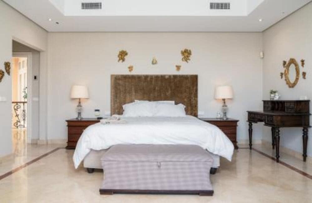 7 quarto Moradia para venda em Nueva Andalucia com piscina garagem - 6 950 000 € (Ref: 7651962)