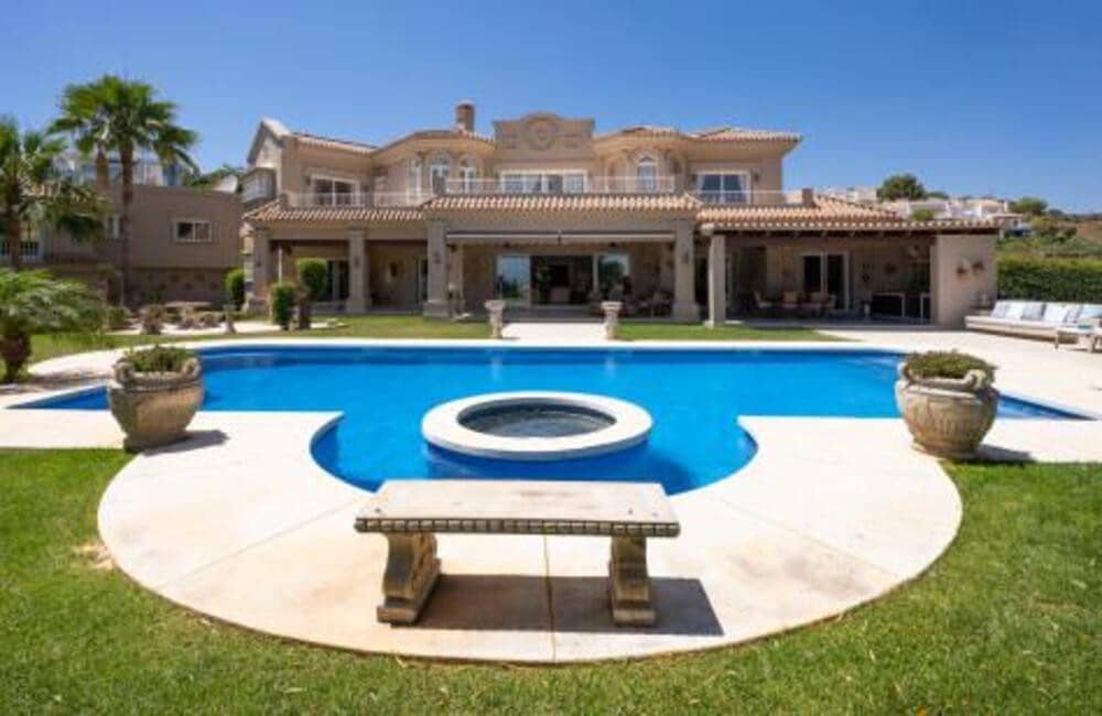 7 quarto Moradia para venda em Nueva Andalucia com piscina garagem - 6 950 000 € (Ref: 7651962)