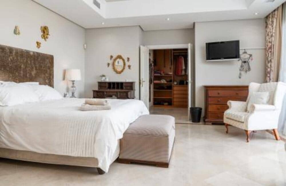 7 quarto Moradia para venda em Nueva Andalucia com piscina garagem - 6 950 000 € (Ref: 7651962)