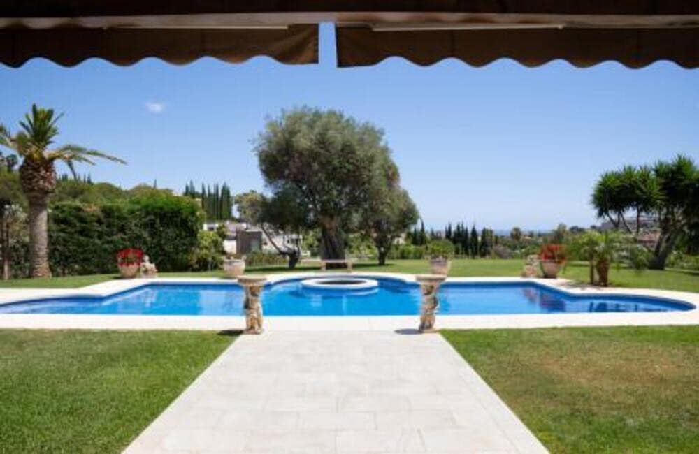 7 bedroom Villa for sale in Nueva Andalucia with pool garage - € 6,950,000 (Ref: 7651962)