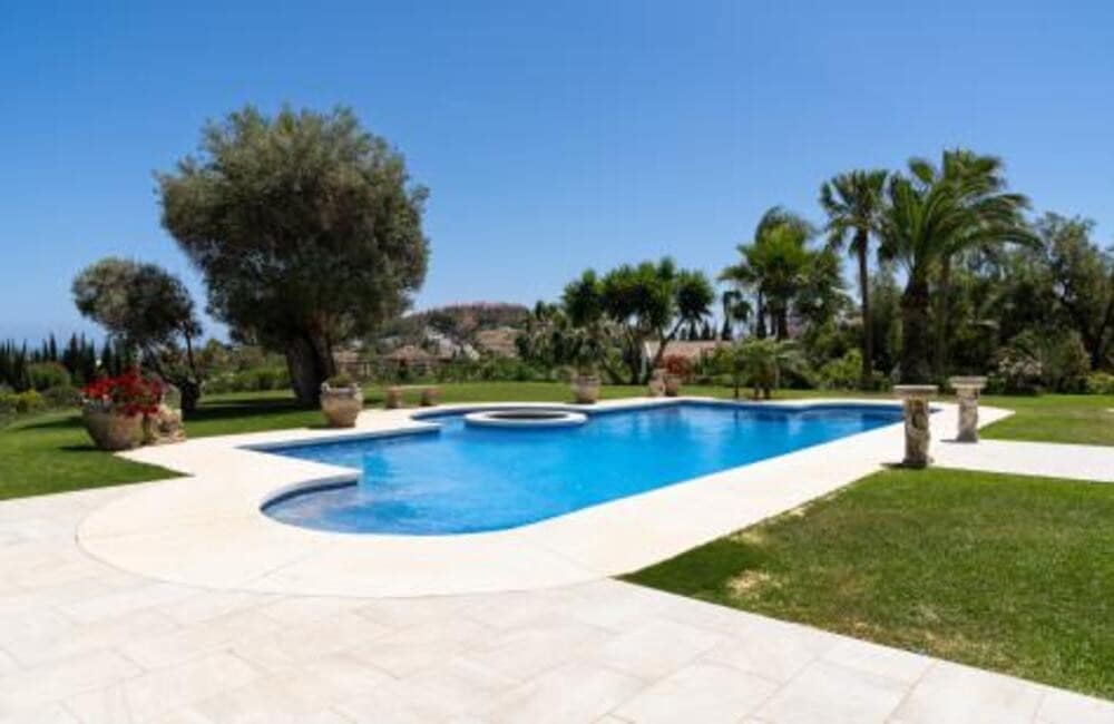 7 bedroom Villa for sale in Nueva Andalucia with pool garage - € 6,950,000 (Ref: 7651962)