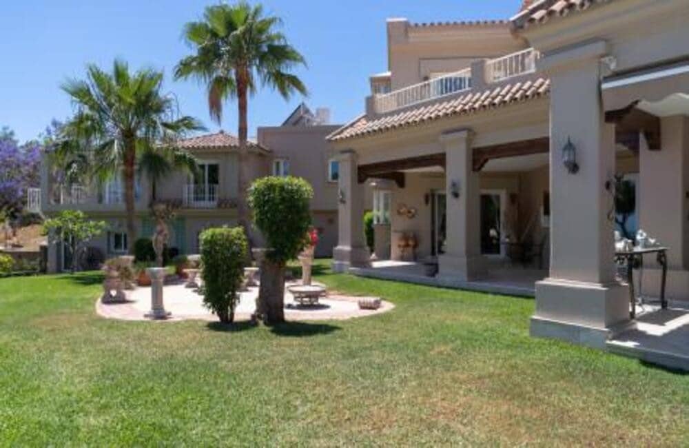 7 bedroom Villa for sale in Nueva Andalucia with pool garage - € 6,950,000 (Ref: 7651962)