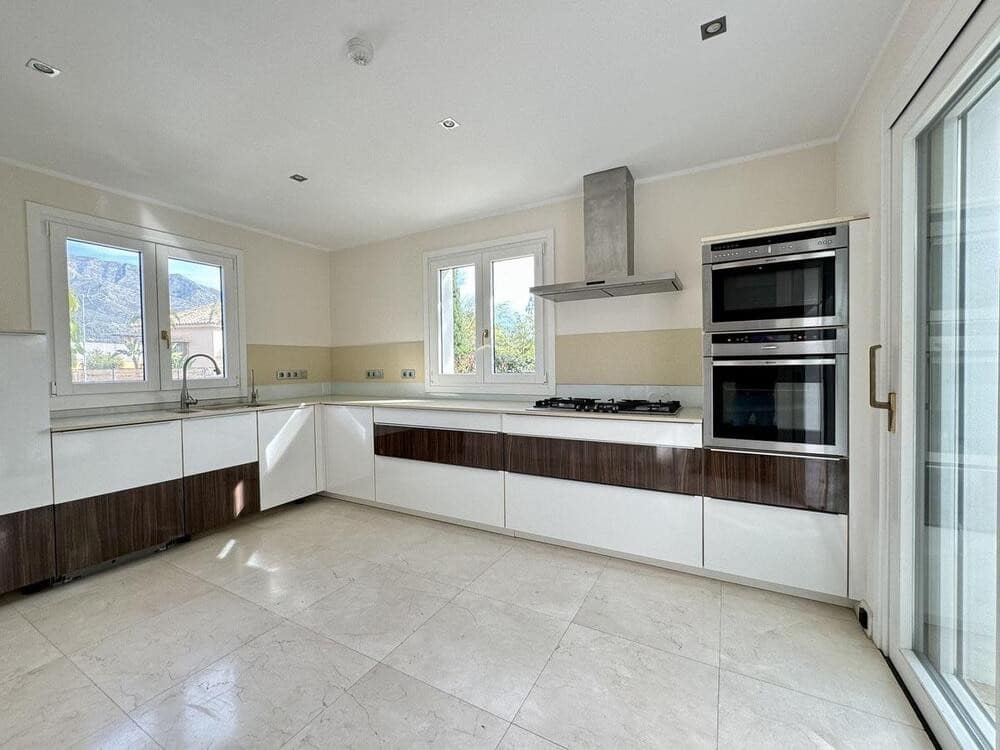 4 soveværelse Villa til salg i Marbella med swimmingpool garage - € 2.500.000 (Ref: 7669247)