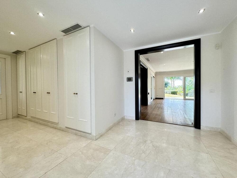 4 soveværelse Villa til salg i Marbella med swimmingpool garage - € 2.500.000 (Ref: 7669247)