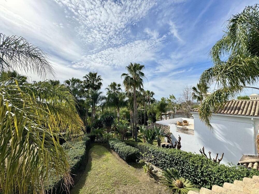 4 soveværelse Villa til salg i Marbella med swimmingpool garage - € 2.500.000 (Ref: 7669247)