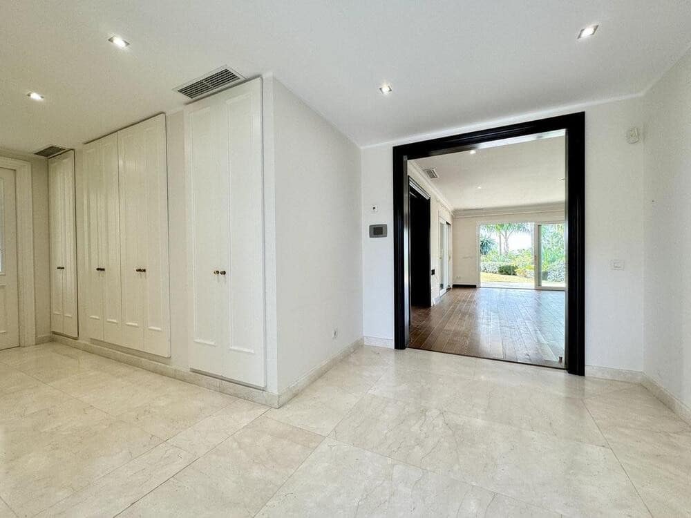 4 soveværelse Villa til salg i Marbella med swimmingpool garage - € 2.650.000 (Ref: 7669247)