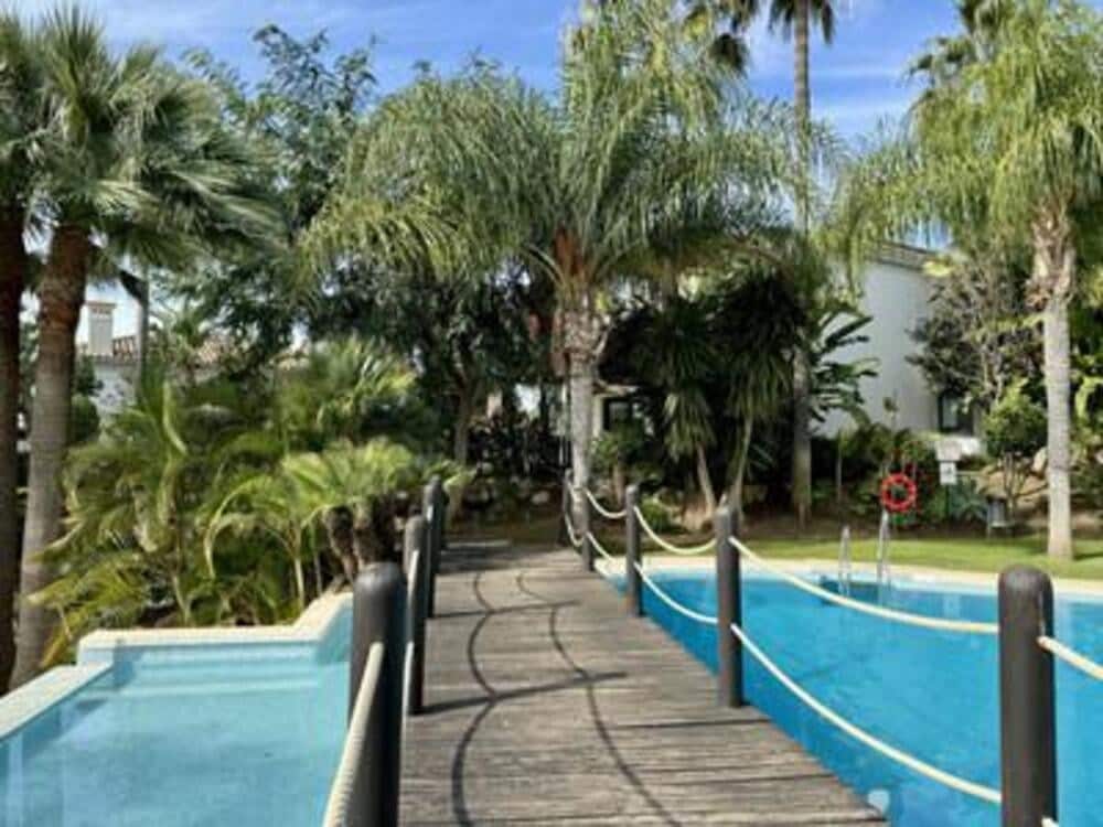 4 soveværelse Villa til salg i Marbella med swimmingpool garage - € 2.650.000 (Ref: 7669247)