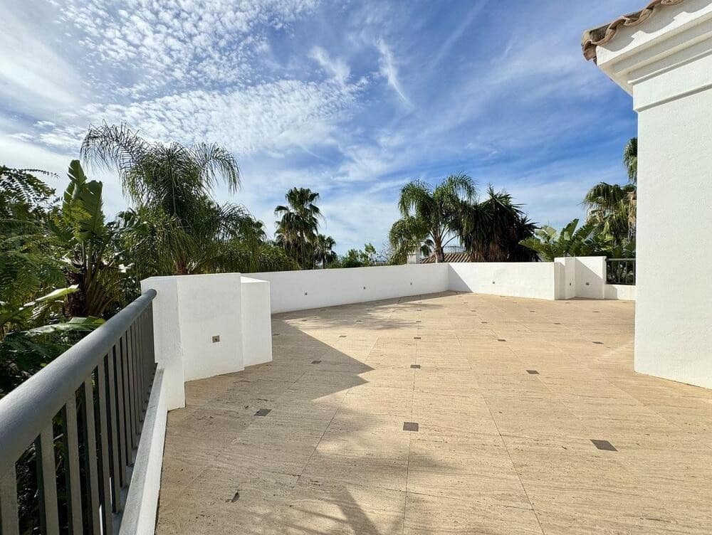 4 soveværelse Villa til salg i Marbella med swimmingpool garage - € 2.650.000 (Ref: 7669247)