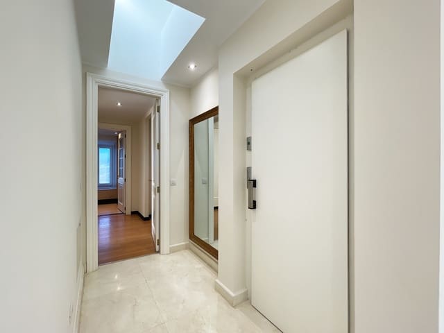 4 sypialnia Willa na sprzedaż w Lomas De Marbella, Marbella z basenem garażem - 2 650 000 € (Ref: 7669247)