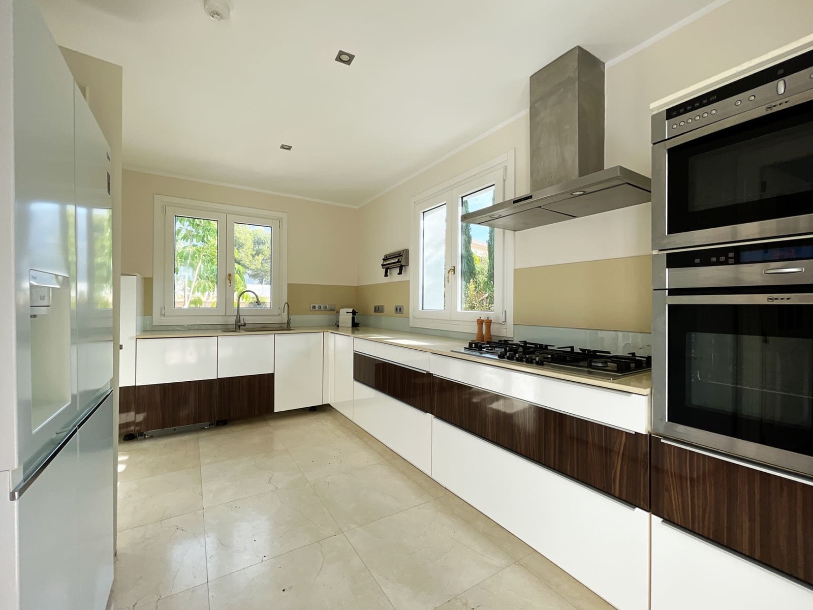 4 soveværelse Villa til salg i Marbella med swimmingpool garage - € 2.650.000 (Ref: 7669247)