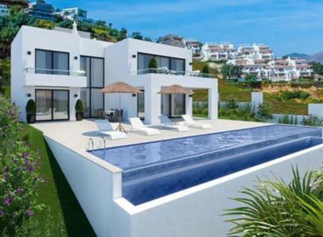 3 makuuhuone Huvila myytävänä paikassa Santa María, Marbella mukana uima-altaan 
autotalli - 1 450 000 € (Ref: 7669248)