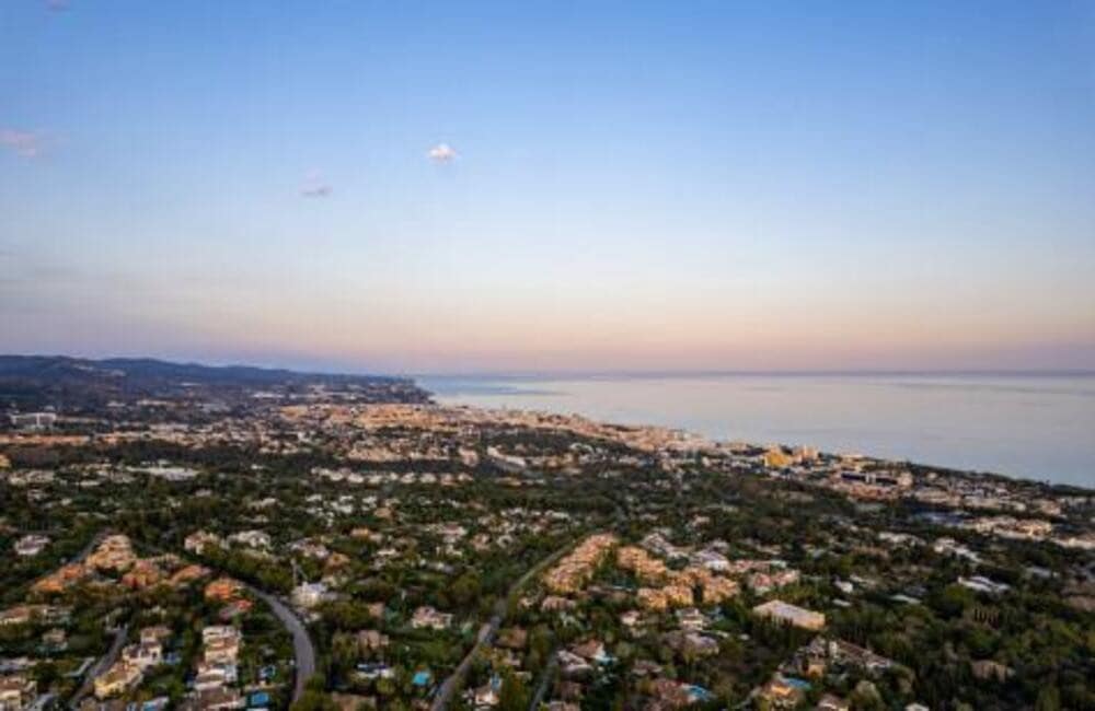 3 sypialnia Dom blizniak na sprzedaż w Marbella z basenem garażem - 1 750 000 € (Ref: 7672489)