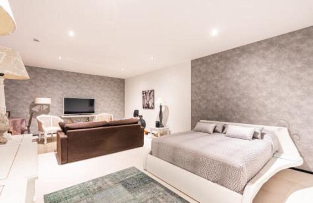 3 sypialnia Dom blizniak na sprzedaż w Marbella z basenem garażem - 1 750 000 € (Ref: 7672489)